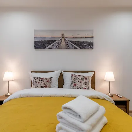 Park Slaski Homely By Bookinghost Lägenhet