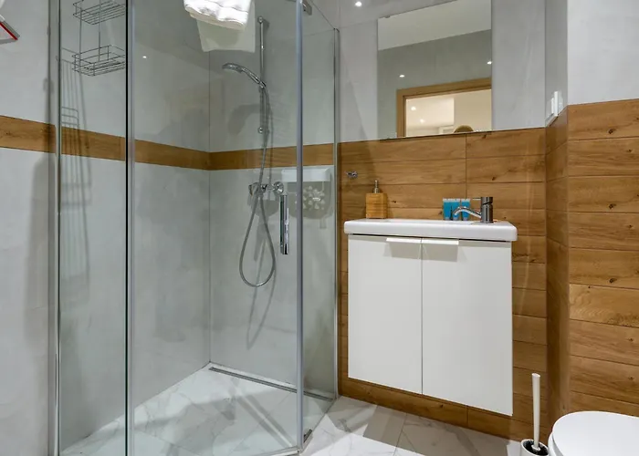 Park Slaski Homely By Bookinghost *